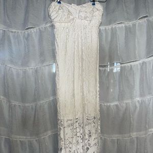 White lace strapless dress